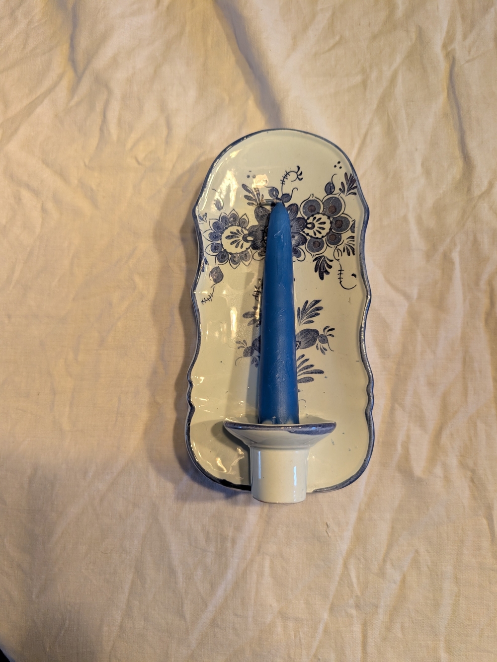 2/40$ Vintage Blue and White Floral Ceramic Wall Candle Sconce / wall pocket